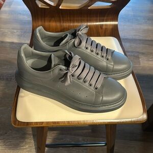 Alexander McQueen oversized sneaker